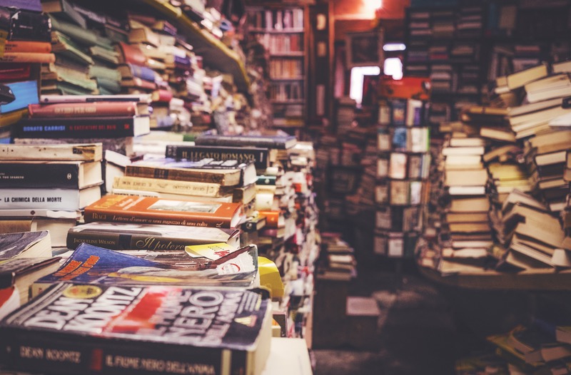 A shop full of books for language self-study